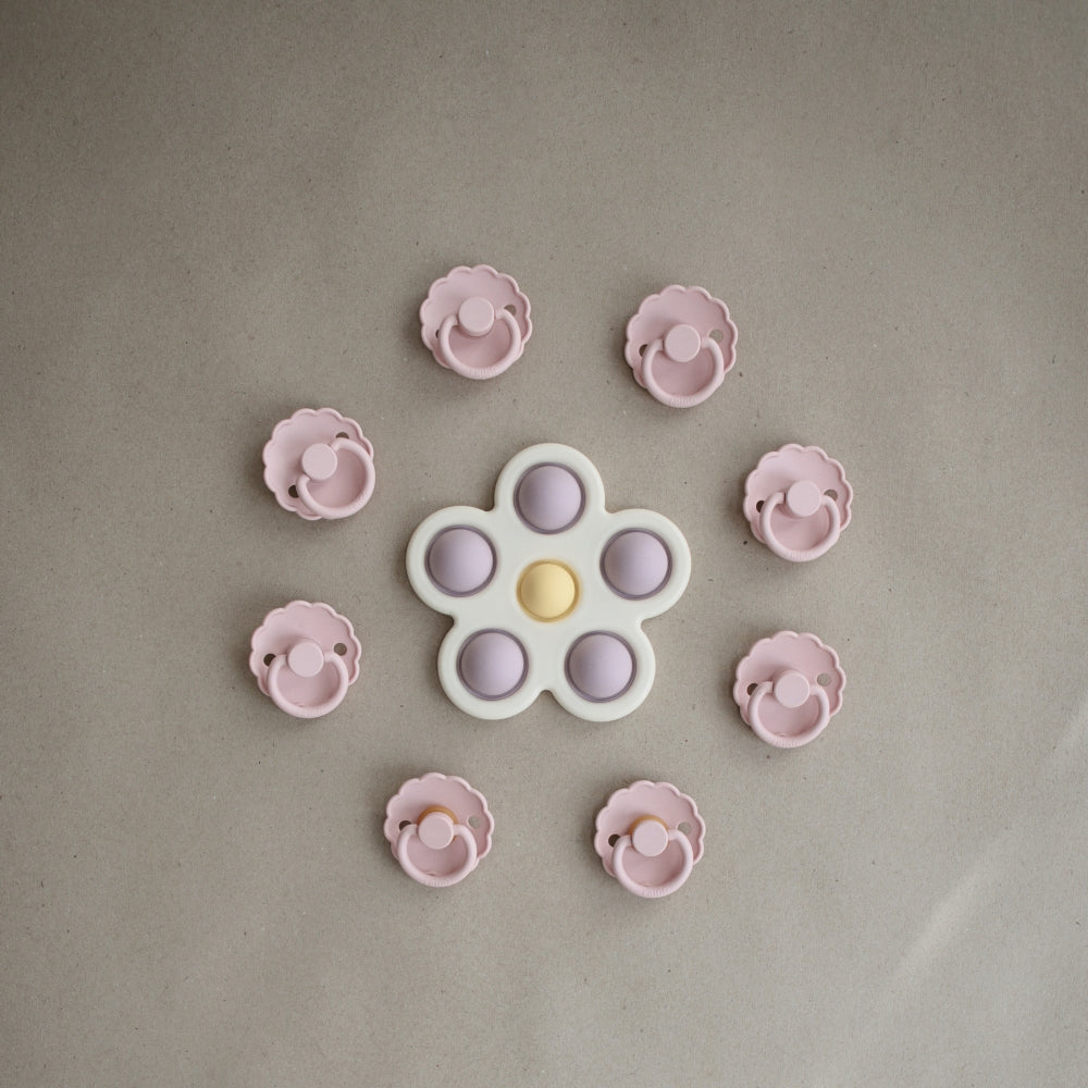 Mushie -宝宝花瓣型按压玩具 - Soft Lilac/Pale Daffodil/Ivory